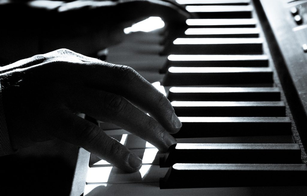 music, tools, piano